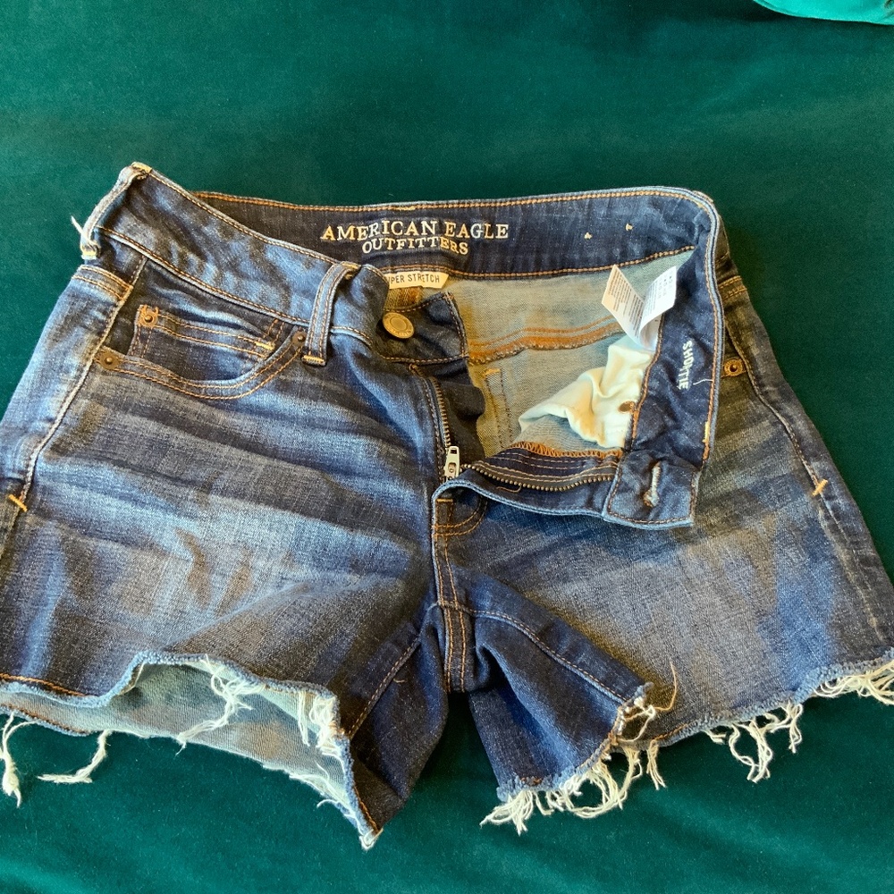 American Eagle Mid-Rise-Shortie Shorts